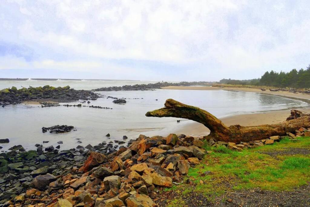 Tiki Escape W/ Amazing Mountain And Marsh Backdrop Villa Rockaway Beach Ngoại thất bức ảnh